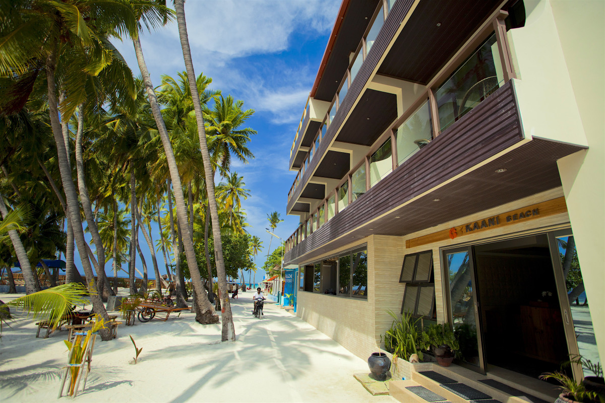 KAANI BEACH HOTEL фото 3