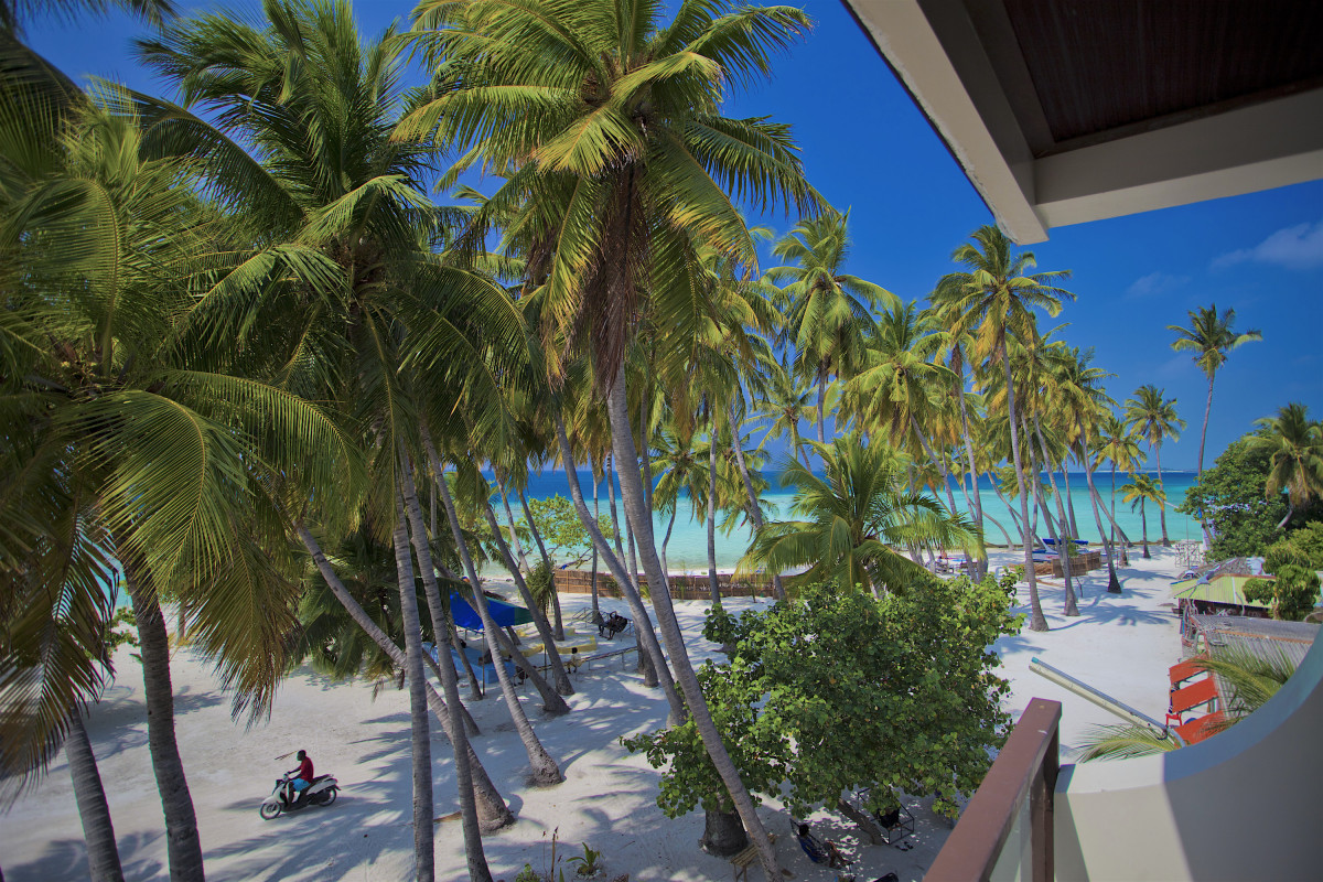 KAANI BEACH HOTEL фото 4