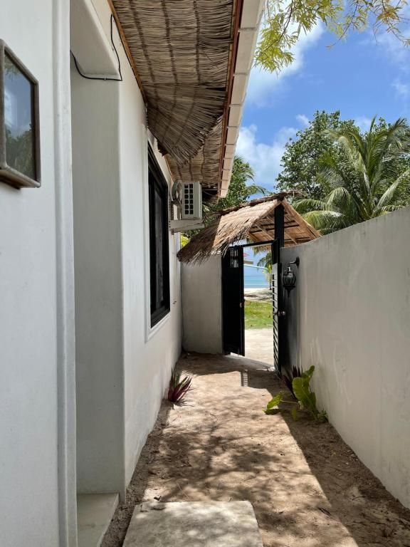 OCEAN VILLA WITH POOL & SPA GUEST HOUSE фото 8
