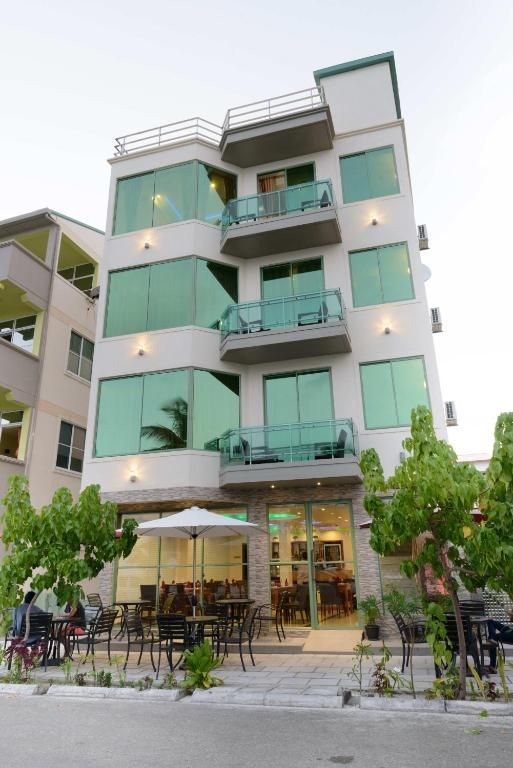 SEASON HOLIDAYS AT HULHUMALE