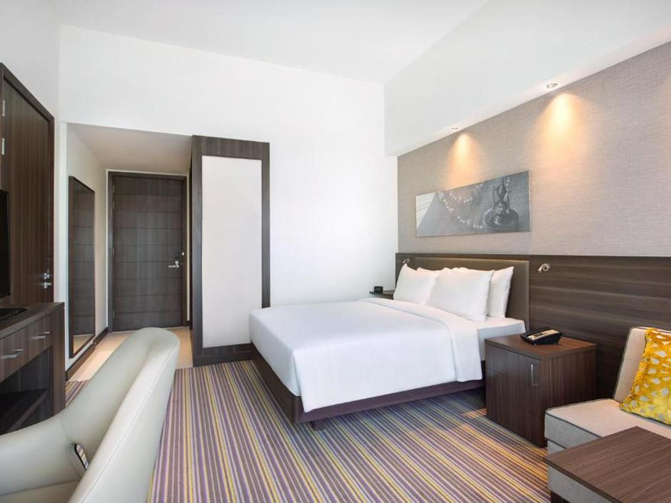 HAMPTON BY HILTON DUBAI AIRPORT фото 5
