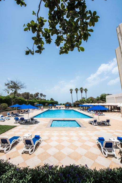 BM BEACH HOTEL фото 3