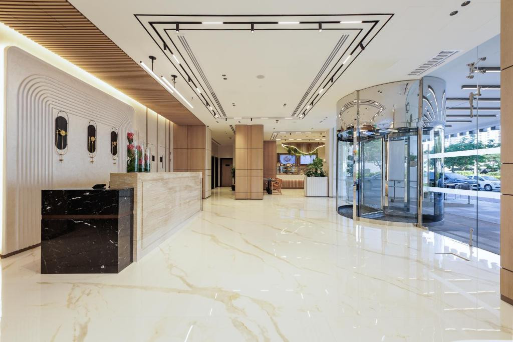 HOLIDAY INN DUBAI VILLAGE CIRCLE (EX. HOTEL AVALON) фото 2