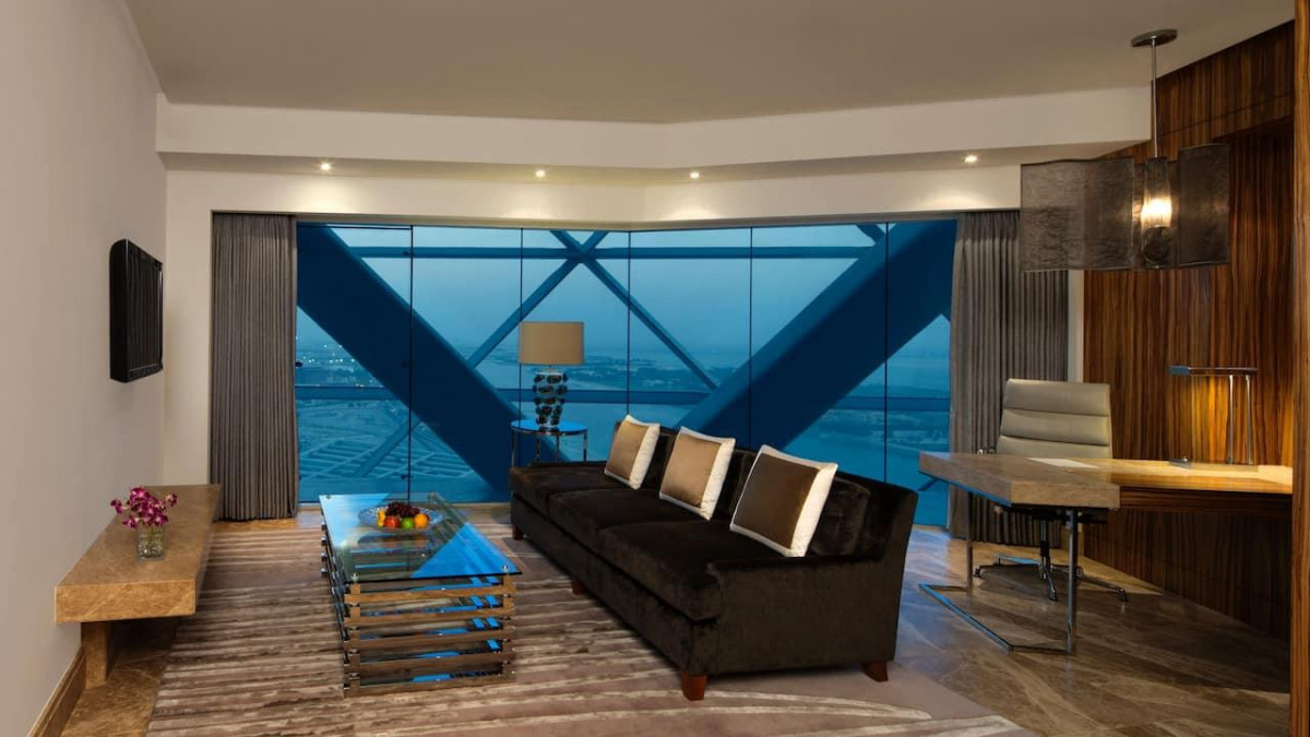 ANDAZ CAPITAL GATE ABU DHABI – A CONCEPT BY HYATT фото 4