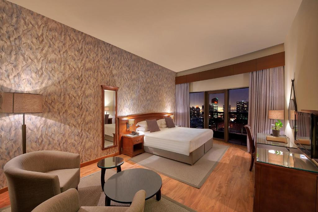 MAJESTIC CITY RETREAT HOTEL (EX. MAJESTIC HOTEL TOWER) фото 3