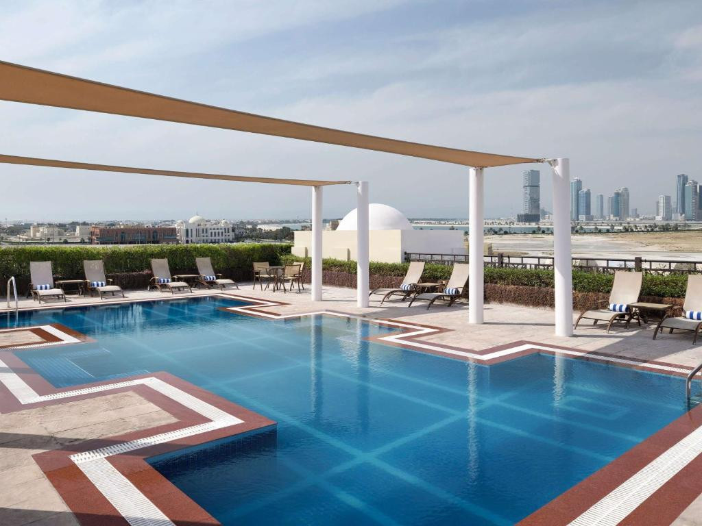 MOVENPICK HOTEL APARTMENTS AL MAMZAR фото 2