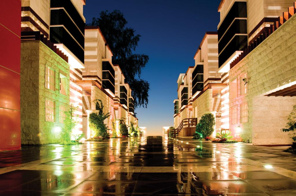 VILLAGGIO HOTEL ABU DHABI (EX. ONE TO ONE HOTEL THE VILLAGE) фото 2