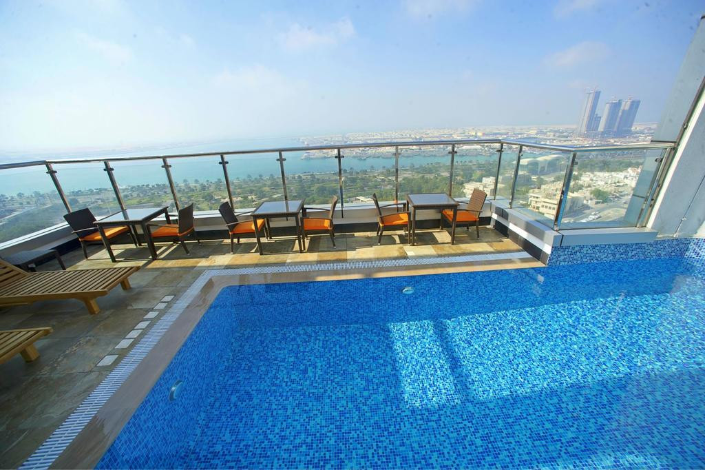 RAMADA ABU DHABI CORNICHE фото 2