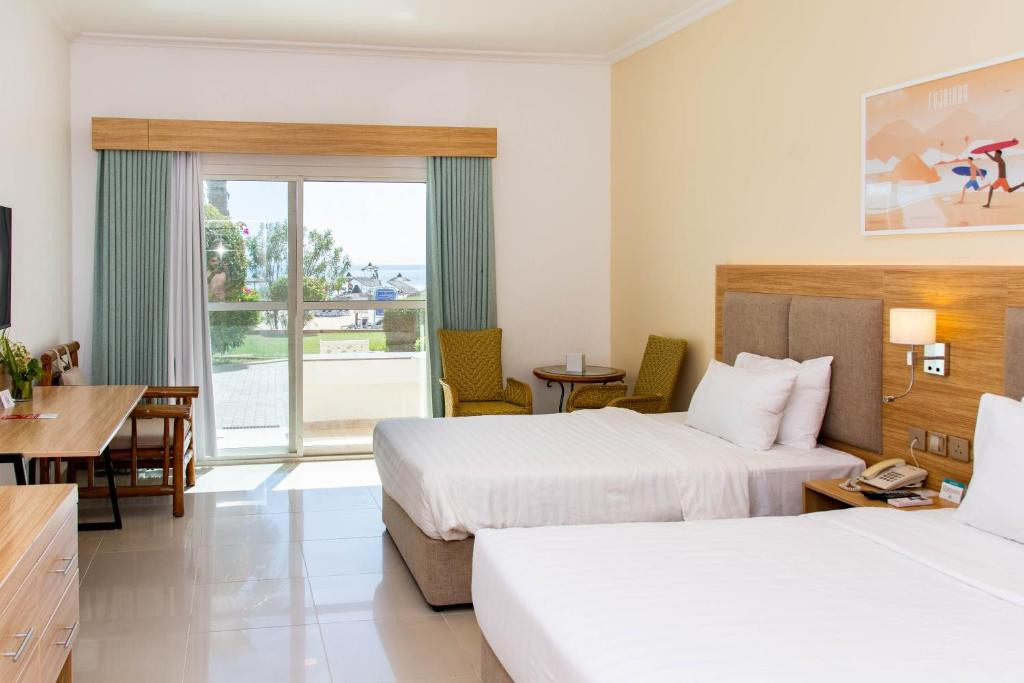 SANDY BEACH HOTEL & RESORT фото 2