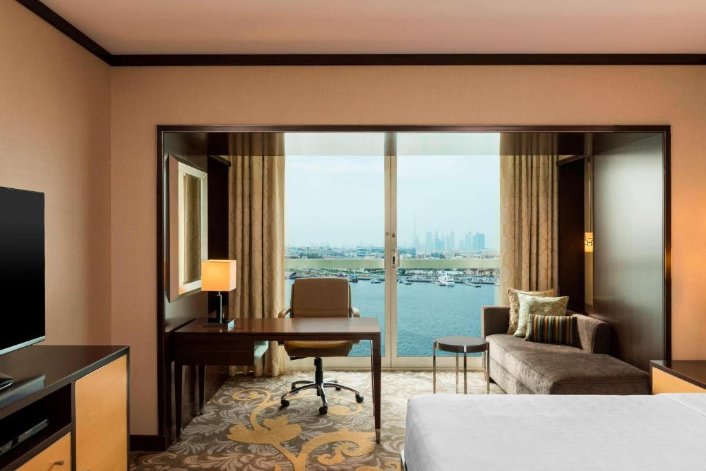 SHERATON DUBAI CREEK HOTEL & TOWERS фото 2