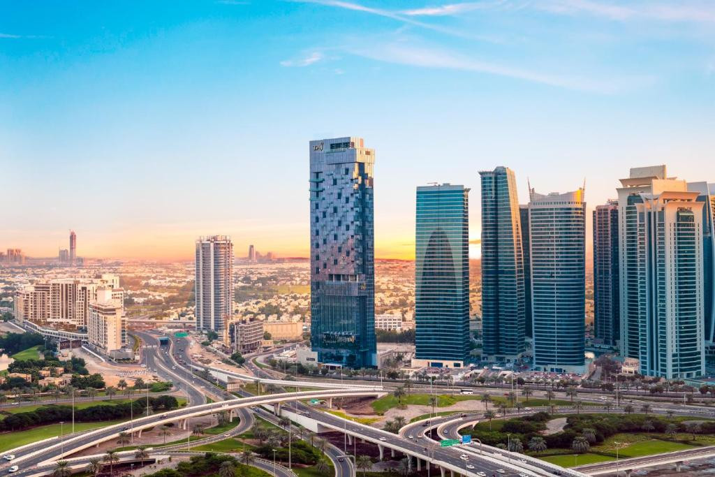 TAJ JUMEIRAH LAKE TOWERS