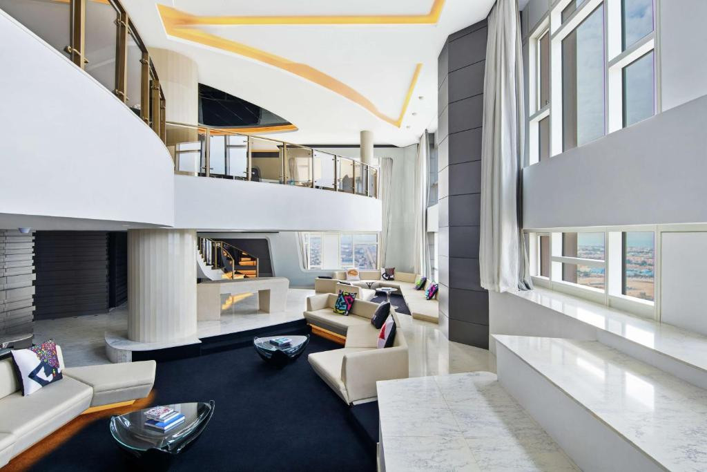 V HOTEL CURIO COLLECTION BY HILTON фото 5